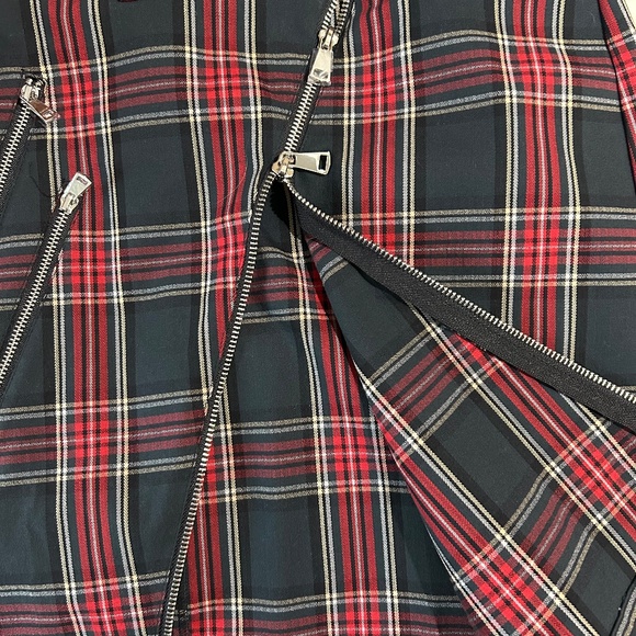 Bebe Plaid Mini Skirt Steampunk Zipper Front Belted SZ 4 - Picture 3 of 6